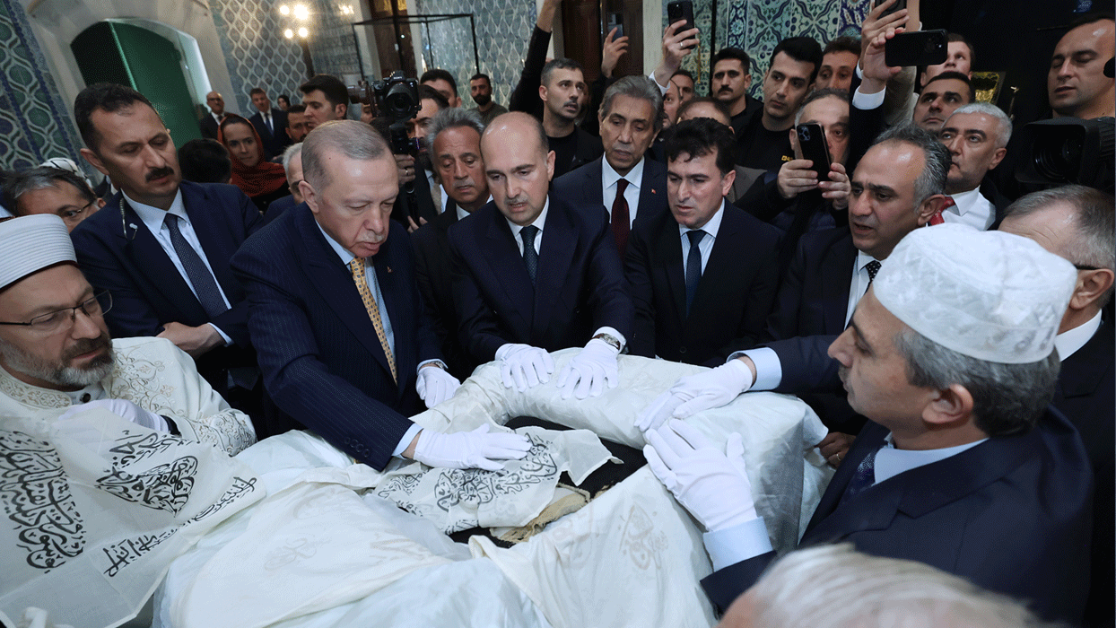 Cumhurbaşkanı Erdoğan Hırka-i Saadet'i ziyaret etti: Destimal töreni'ne katıldı