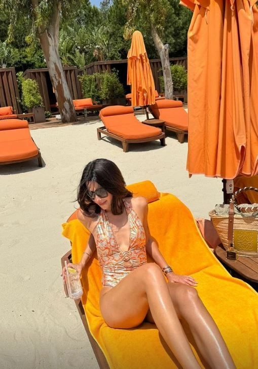 1111Nesrin Cavadzade