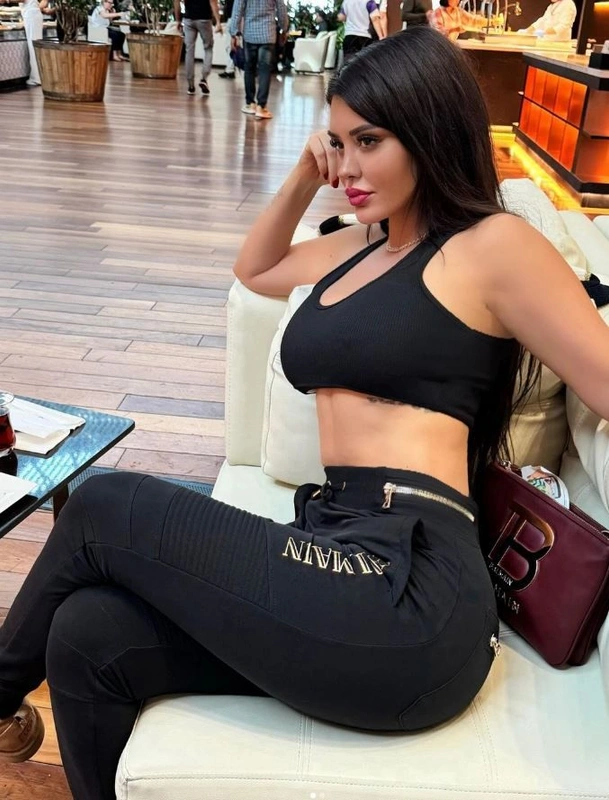 1Ebru Herkesi̇ Gözetli̇yor