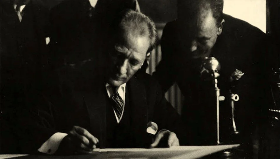 Atatürk’ün Orijinal Imzaları