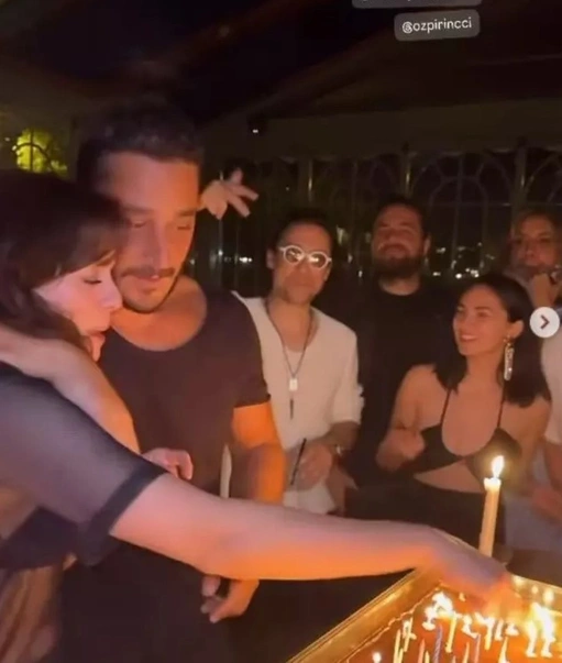 Çağla Şıkel Barışyıı