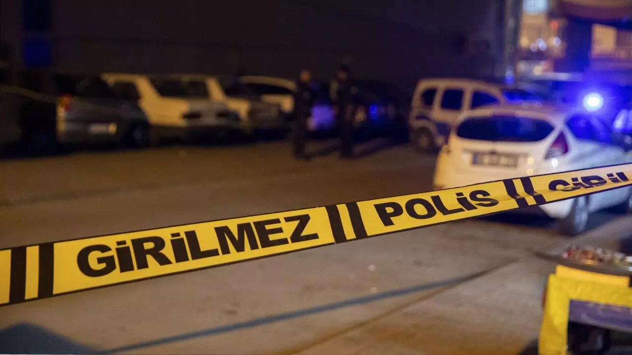 Adana'da Kayınbabasının Evine Molotof Atan Damat Ve Kardeşi Yakalandı