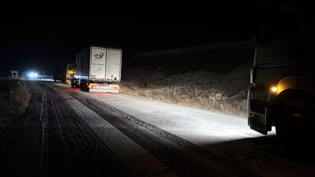 Ardahan'da Kar Ve Buzlanma