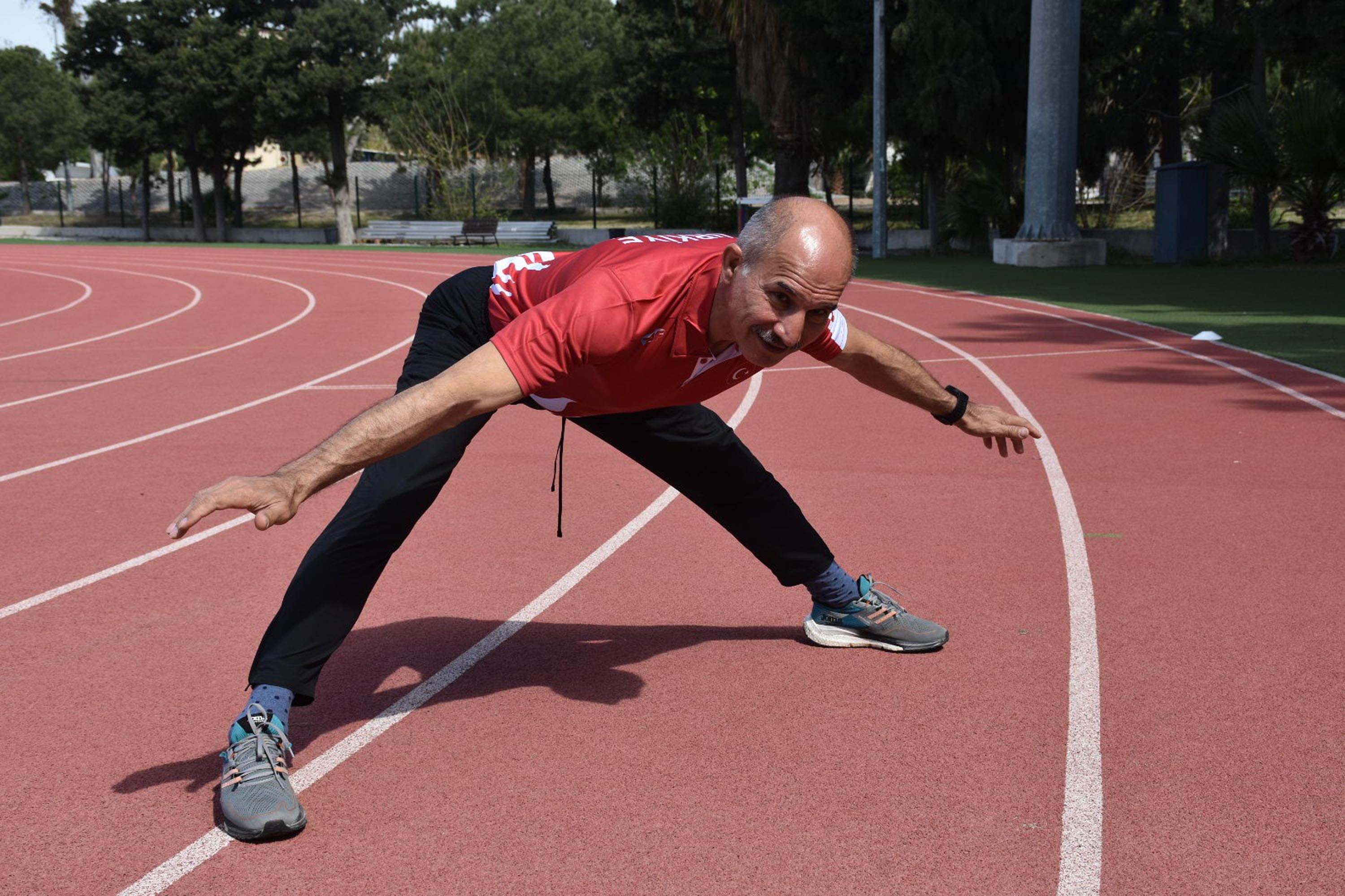 58 Y A S I N D A K I A T L E T 400 M E T R E D E B A L K A N R 659696 195510