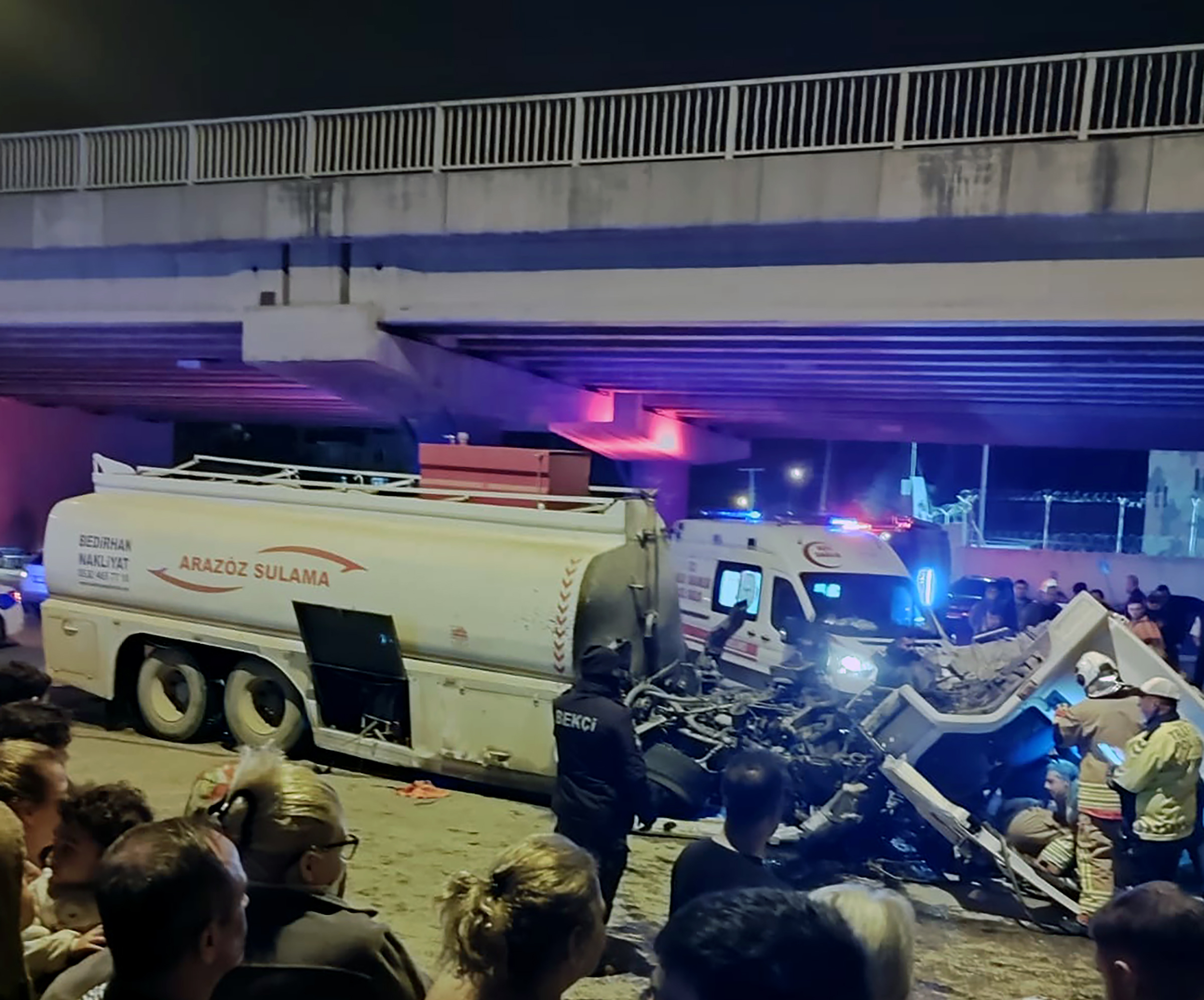 A R A Z O Z U N O T O M O B I L I L E I S T I N A T D U V A R I N A C 665379 197283