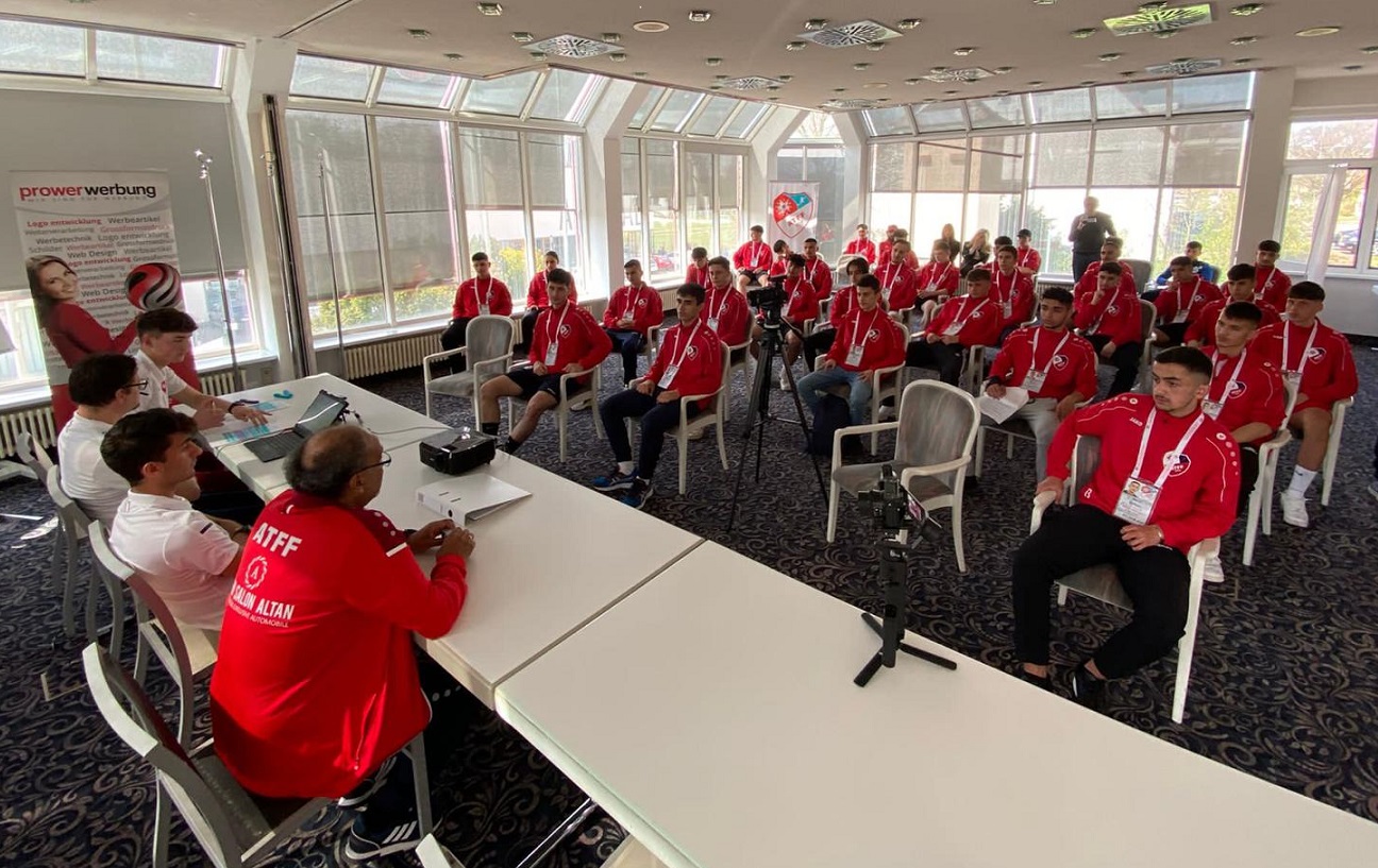 A T F F S T U T T G A R T T A B U Y U K C A P L I B I R F U T B O 650154 192644