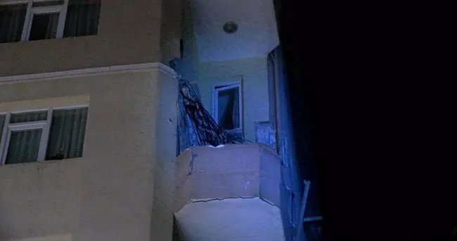 Apartmanda Balkon Çöktü