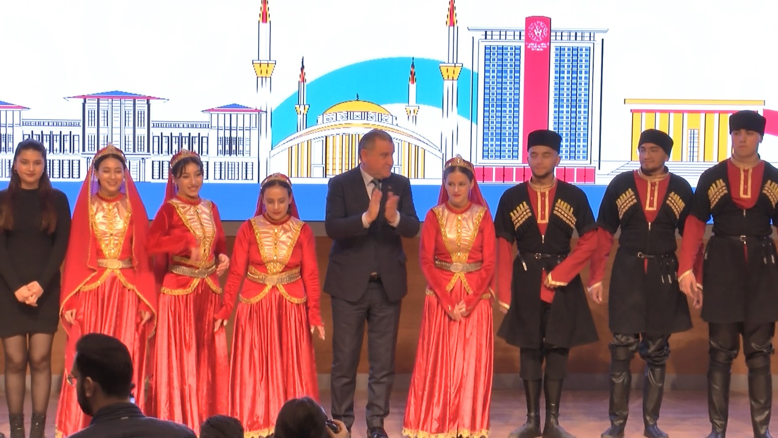 B A K A N B A K 970 B I N I N U Z E R I N D E G E N C I M I Z E 662028 196244