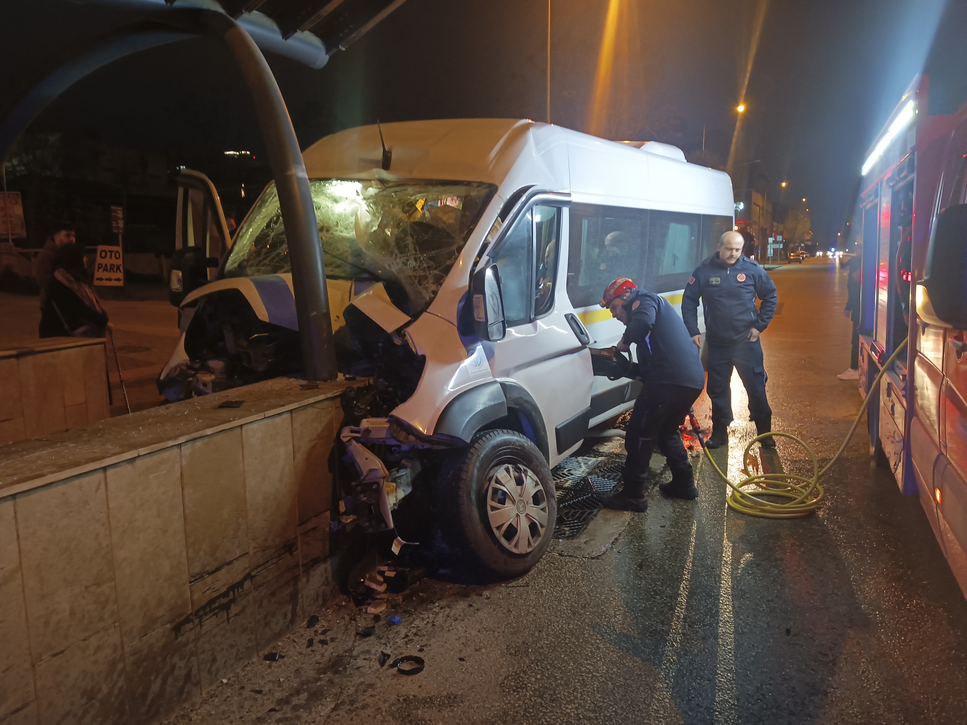 B U R S A D A I S C I S E R V I S I M I N I B U S U A L T G E C I 649070 192290