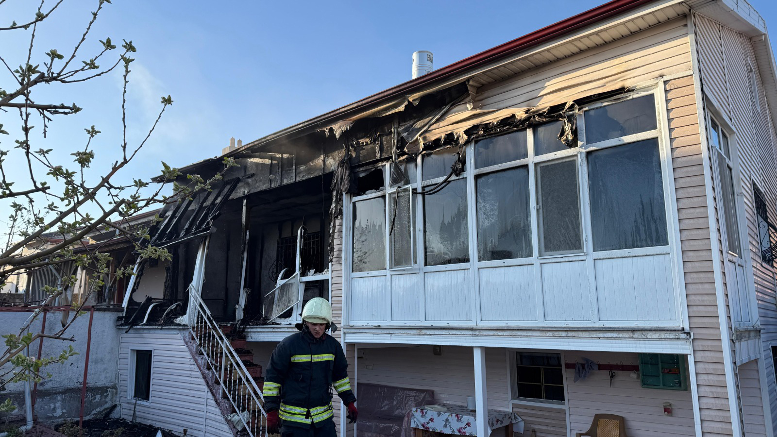 E S K I E S I I L E K O M S U L A R I N I D A R B E D I P E V I Y 661986 196235