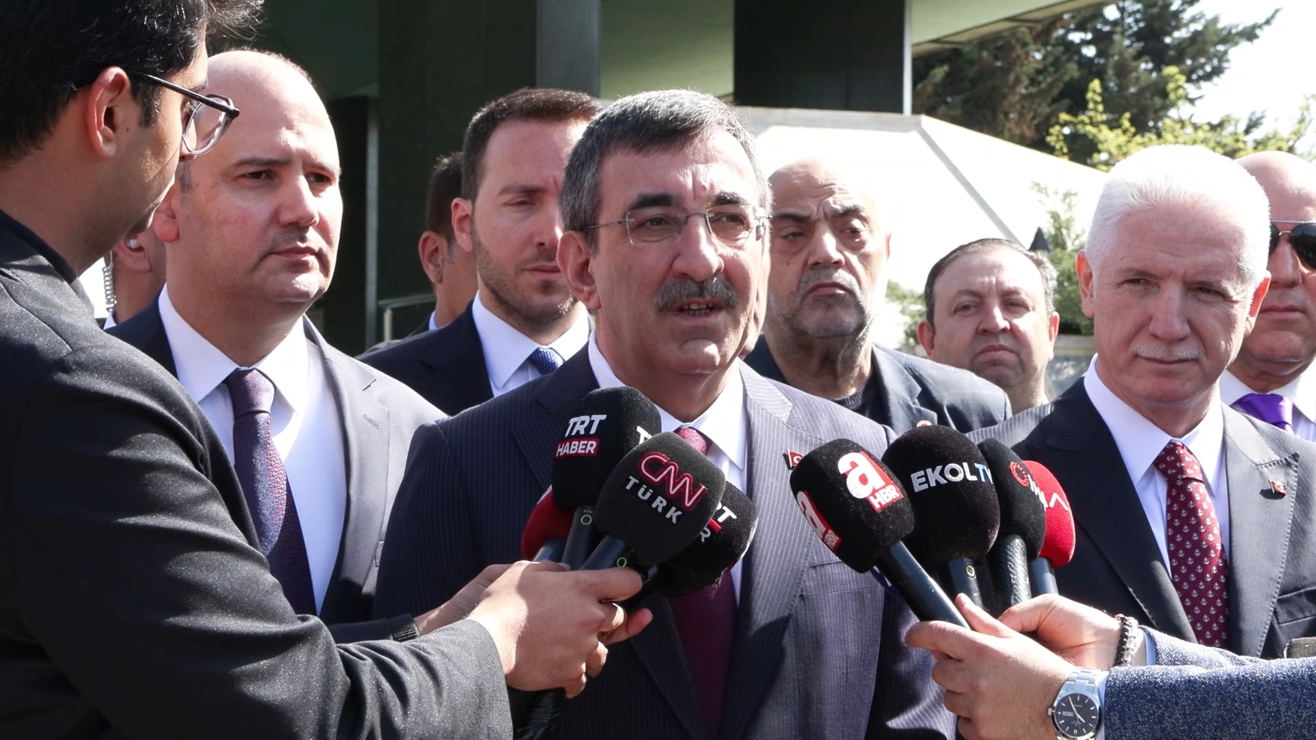 I S T A N B U L 8 I N C I C U M H U R B A S K A N I T U R G U T O 663702 196713