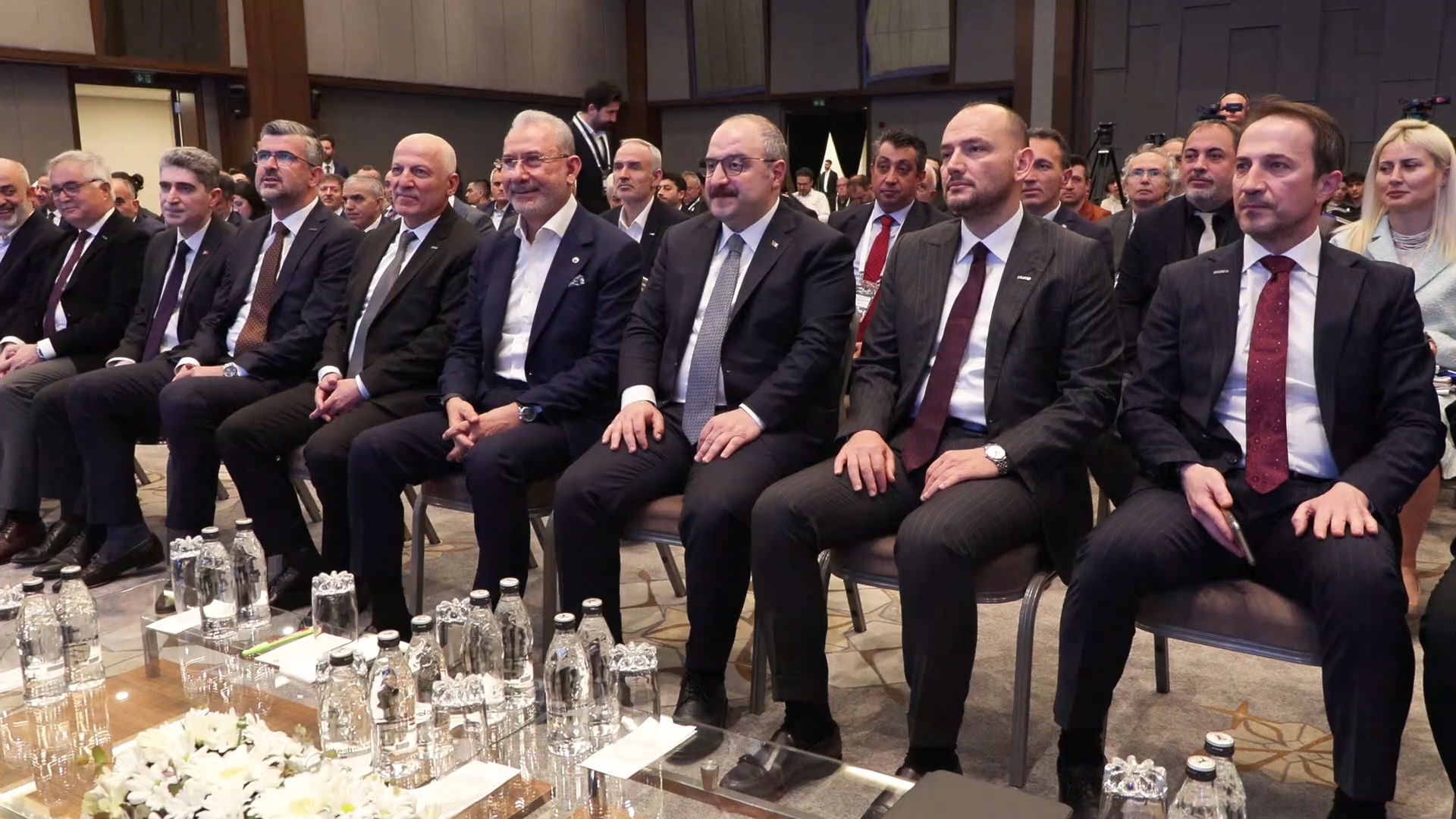 I S T A N B U L M U S T A F A V A R A N K B I Z L E R Y A T I R I M 662270 196331