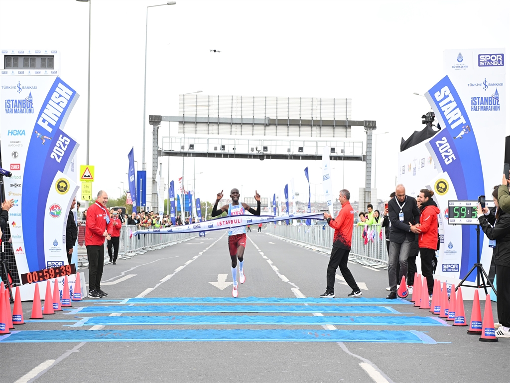 İstanbul Yarı Maratonu'nda Birinciliği Kenyalı Atletler Kazandı