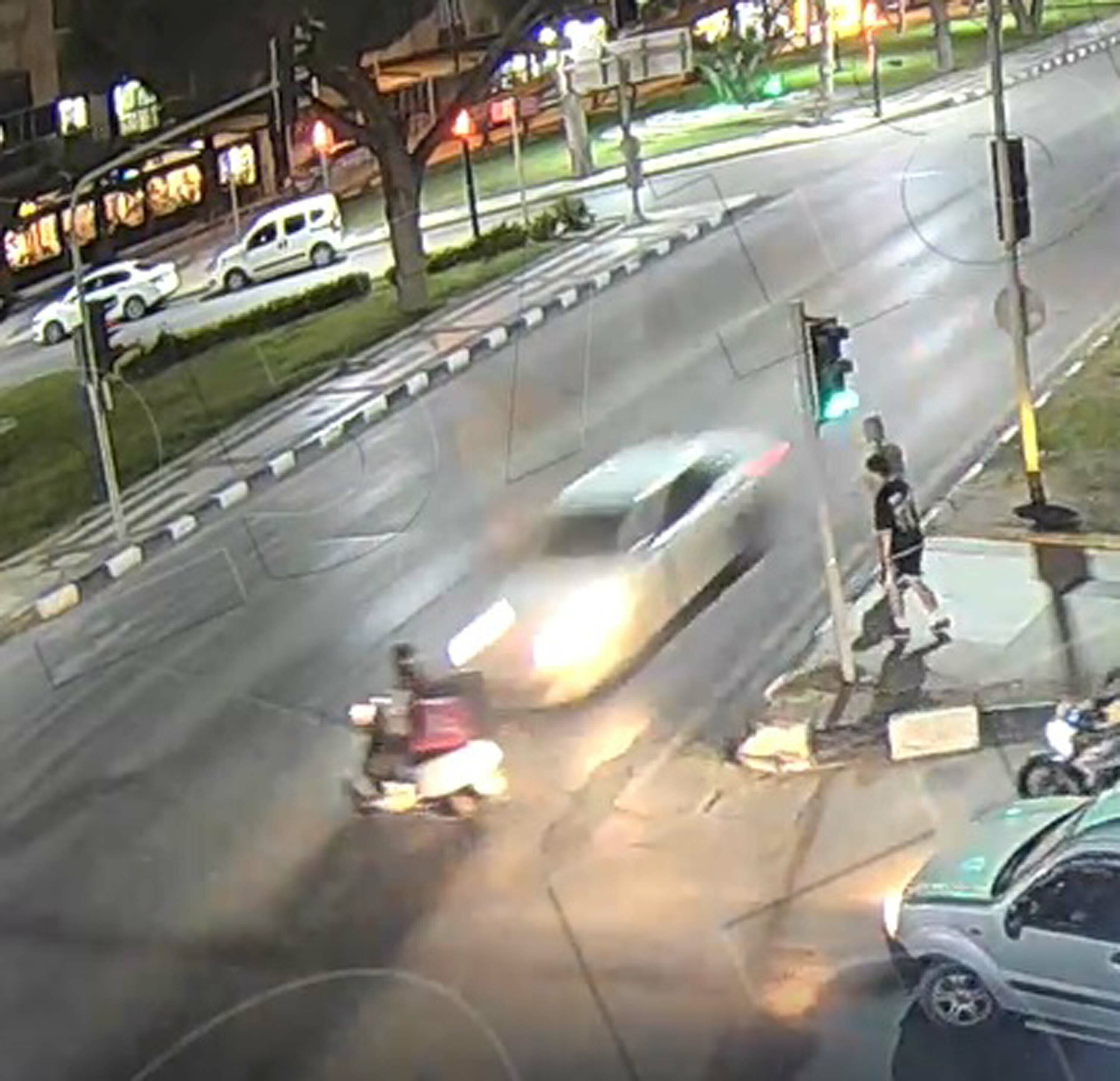 M O T O K U R Y E N I N O L D U G U K A Z A D A C E Z A A R T T I S 647444 191825