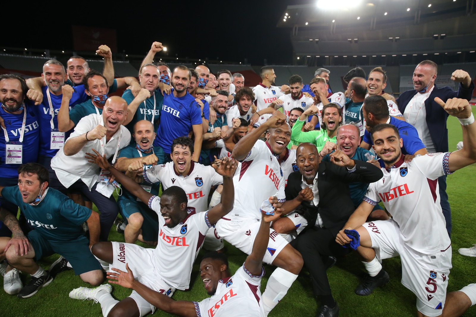 T R A B Z O N S P O R D A H E D E F 10’ U N C U T U R K I Y E K U P 672243 199107