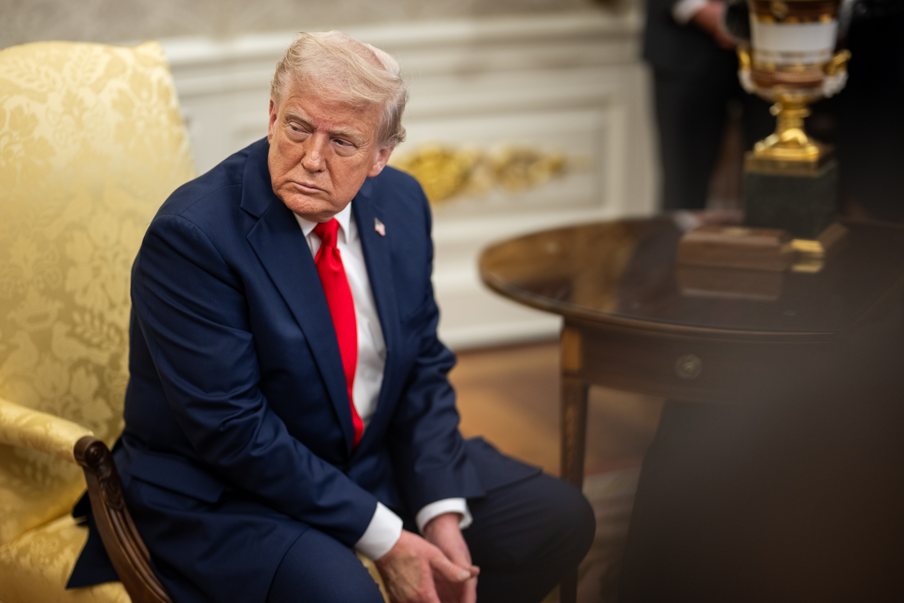 T R U M P Y O N E T I M I H A R V A R D U N I V E R S I T E S I N I N 659895 195571