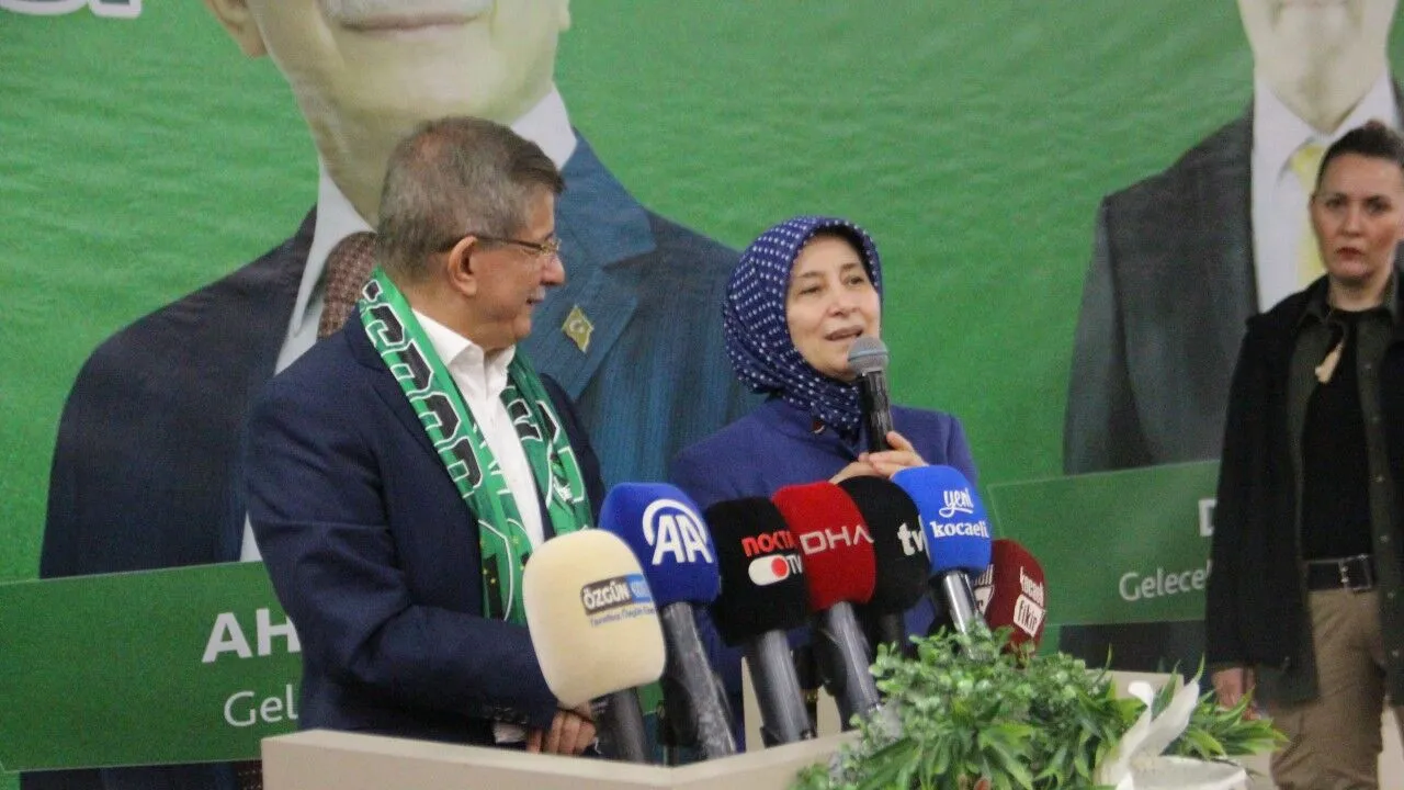 Ahmet Davutoğlu Seslendi