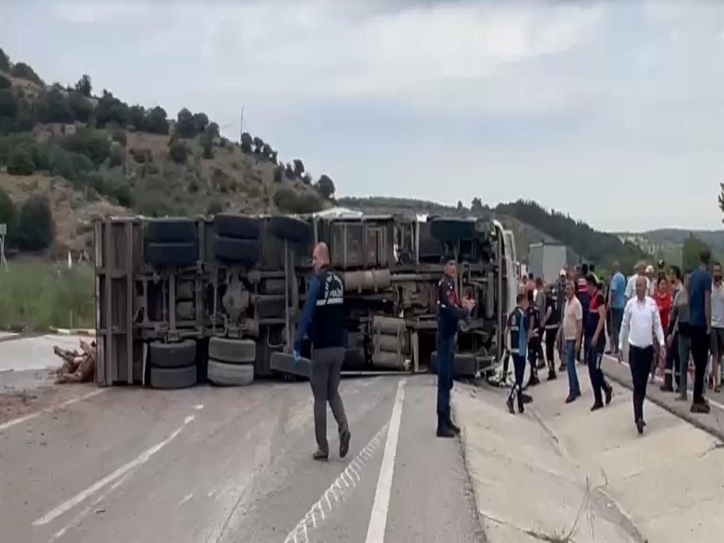 Çanakkale'de Zincirleme Kaza; 6 Ölü, Çok Sayıda Yaralı Var