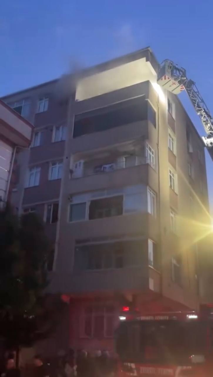 I S T A N B U L K U C U K C E K M E C E’ D E 6 K A T L I B I N A D 700266 207322