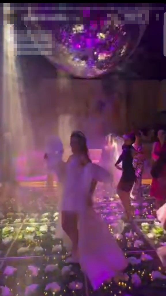 K I N A G E C E S I N D E D E V D I S K O T O P U Y E R I N D E N 716983 212085