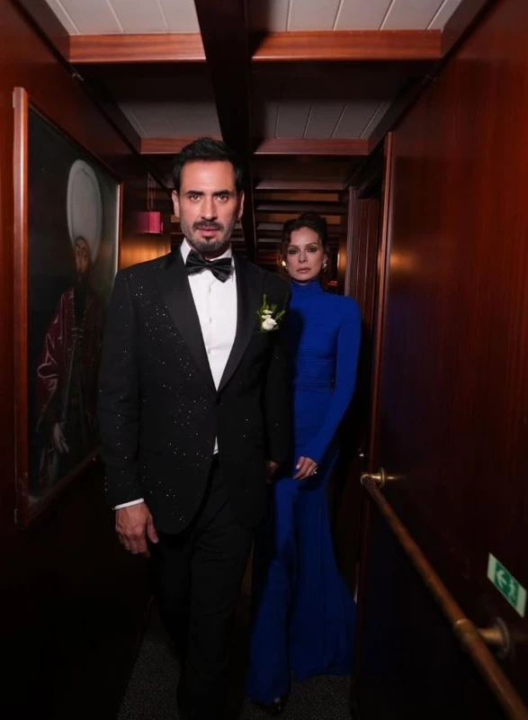 000 Özge Özpirinçci