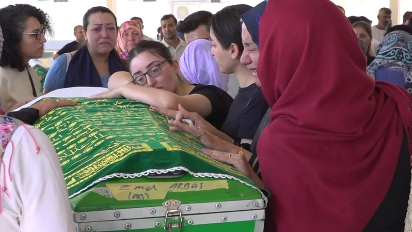 002Emel Akbaş Bayhan