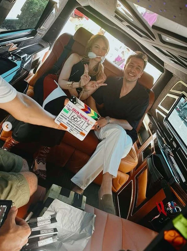 0111Nilperi Şahinkaya