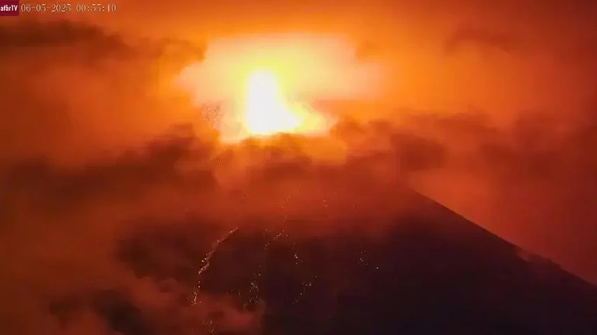 Guatemala'da Yanardağ Patladı!