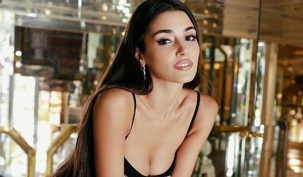 Hande Erçel-23