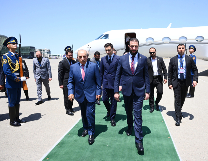 Ahmet Şara Azerbaycan