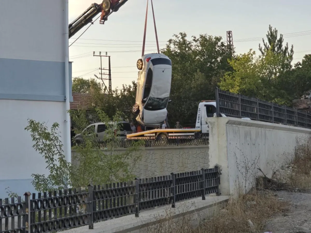 Yozgat'ta Otomobil Metrelerce Yükseklikten