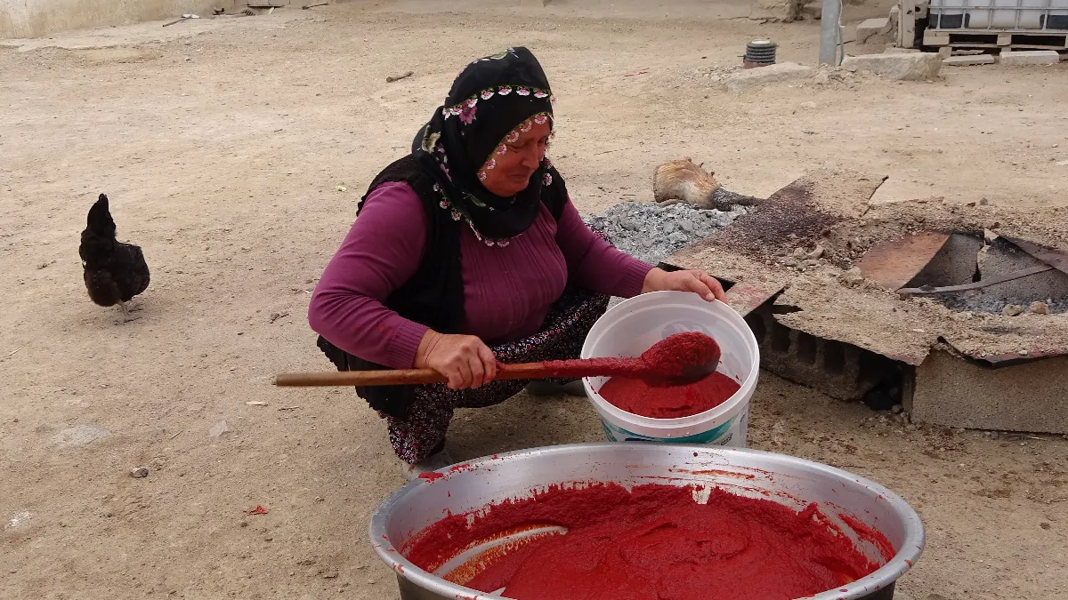 Yozgat’ta Üç Yıl Ömürlü Ev Yapımı Salçaların Yapımına Başlandı