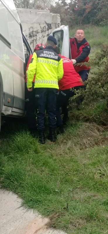 00000Minibüs Beton Bloğa