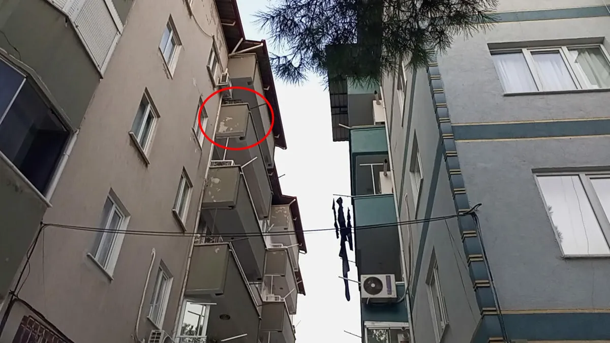 Aydın'da Çamaşır Asarken 5. Kattan Düşen Kadın Can Verdi