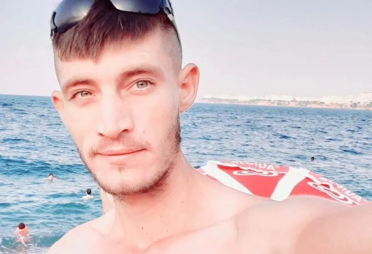 0000Antalya'da Ailesiyle Yaşayan Genç Evinde Ölü Halde Bulundu