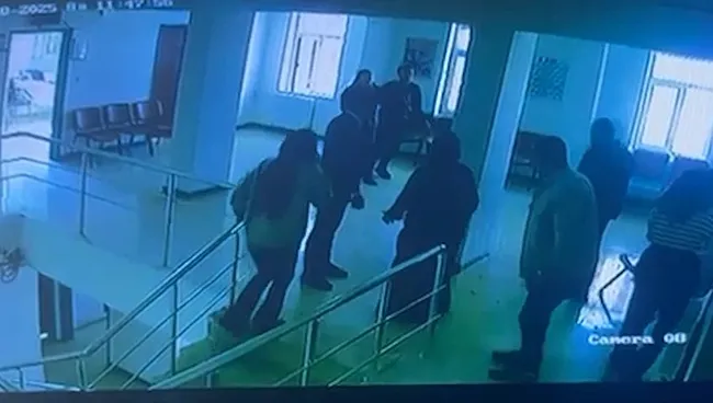 000Sağlık Çalışanı Darbedildi