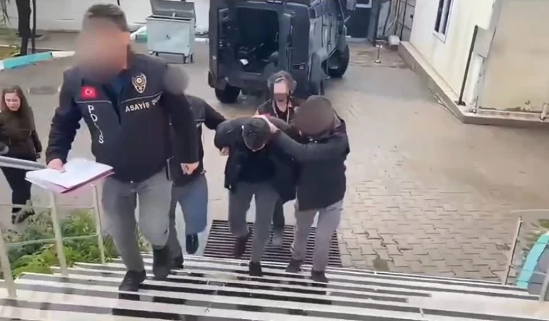 2222Baltayla Öldürdü