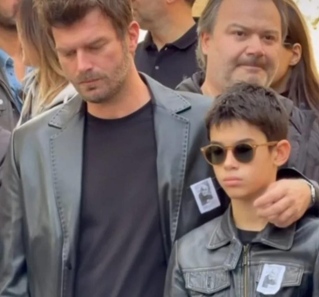 555Duygusal Anlar Cenazeye Katılanları Da Gözyaşlarına Boğdu.