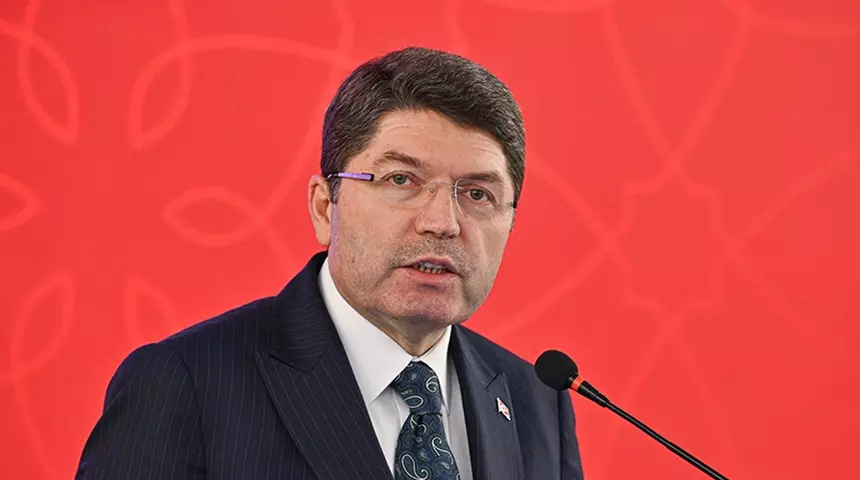 Bakan Tunç Hukuk Eğitiminde Reform Mesajı Verdi