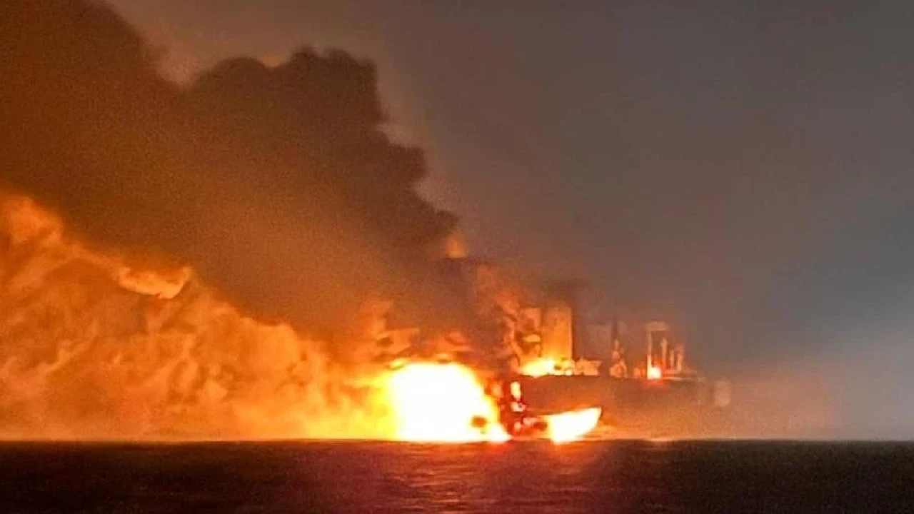 Kocaeli Açıklarında Bir Tankerde Patlama Yaşa