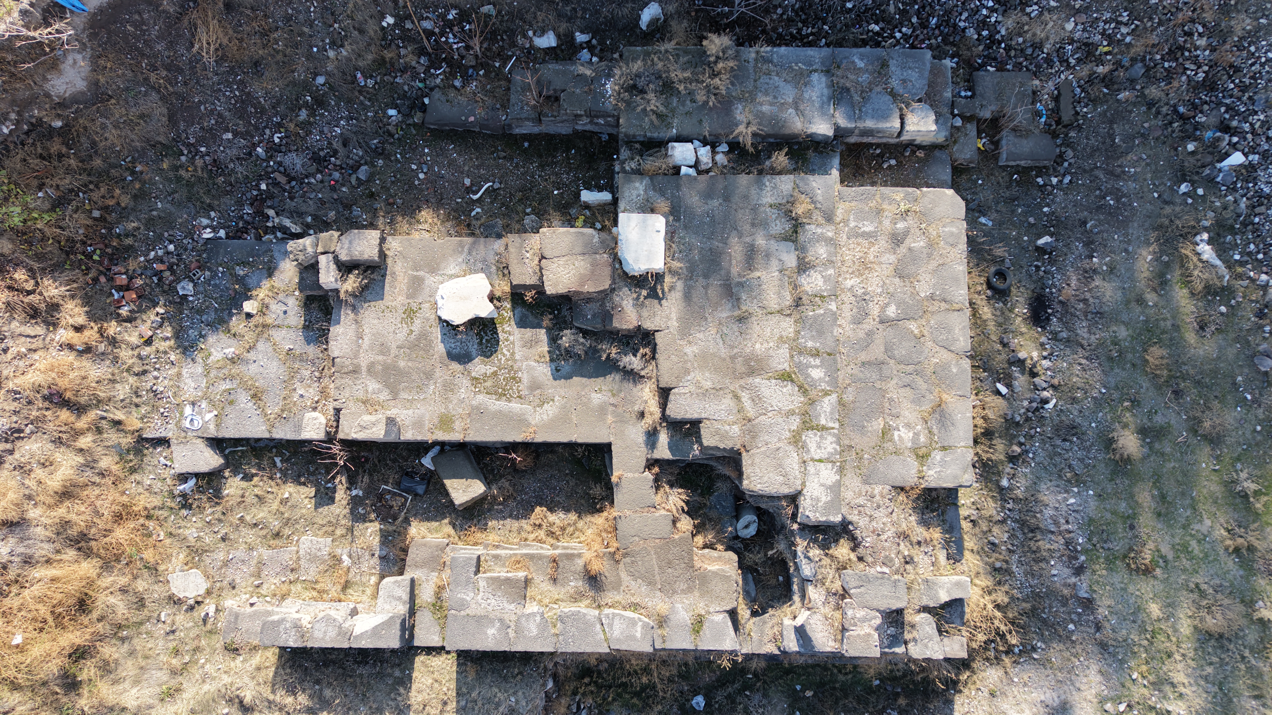 1700 Y I L O N C E Y I K I L A N F O R T U N A T A P I N A G I 2