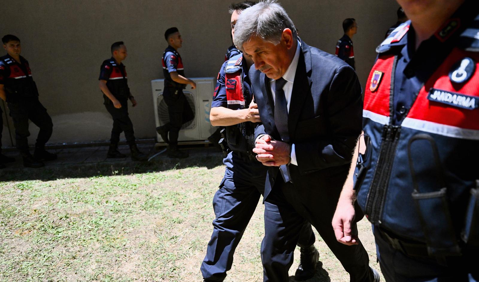 78 K I S I N I N O L D U G U G R A N D K A R T A L O T E L Y A N G 992765 312624