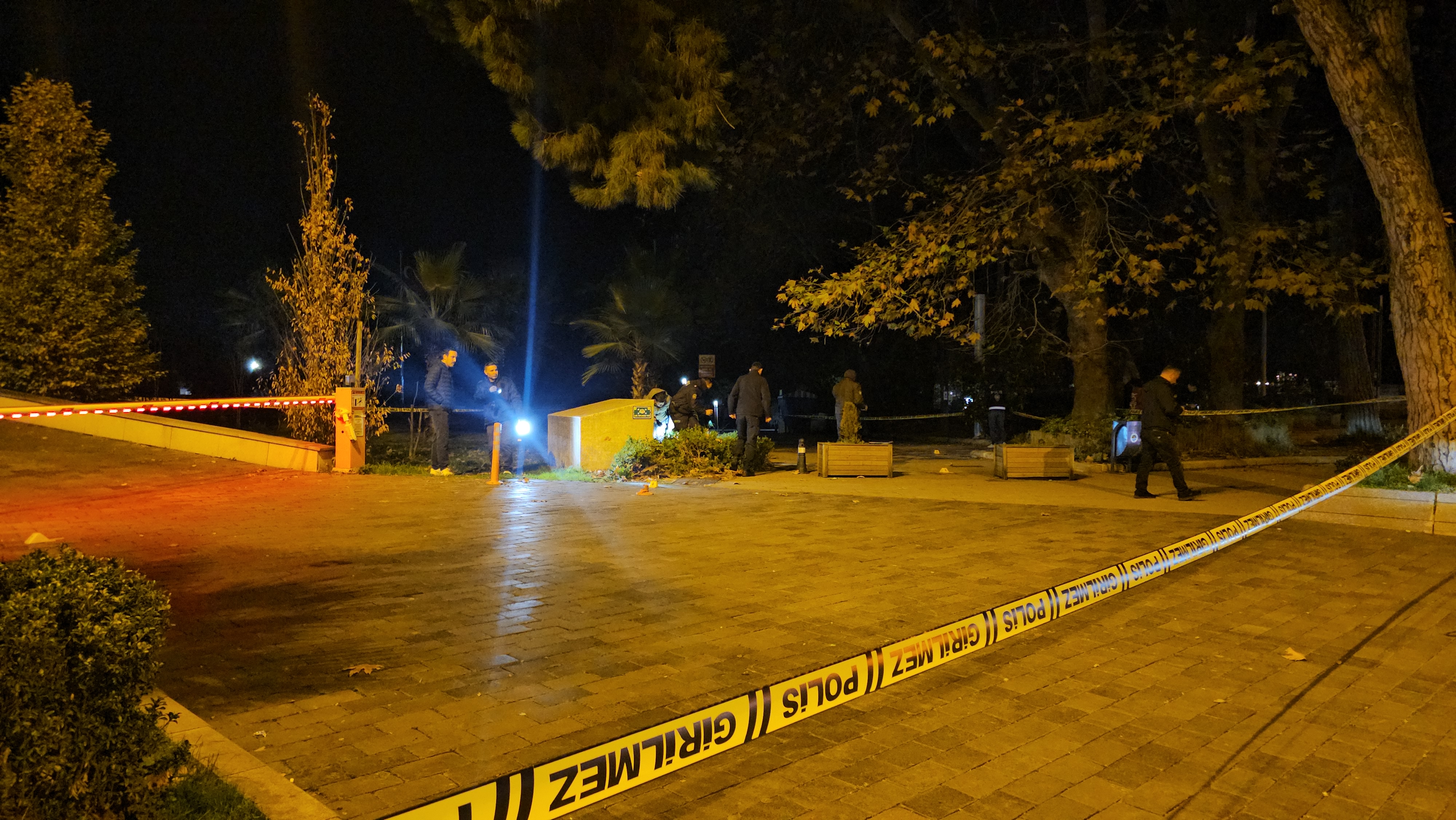 A K R A B A S I N I B I C A K L A O L D U R D U 1069983 317503