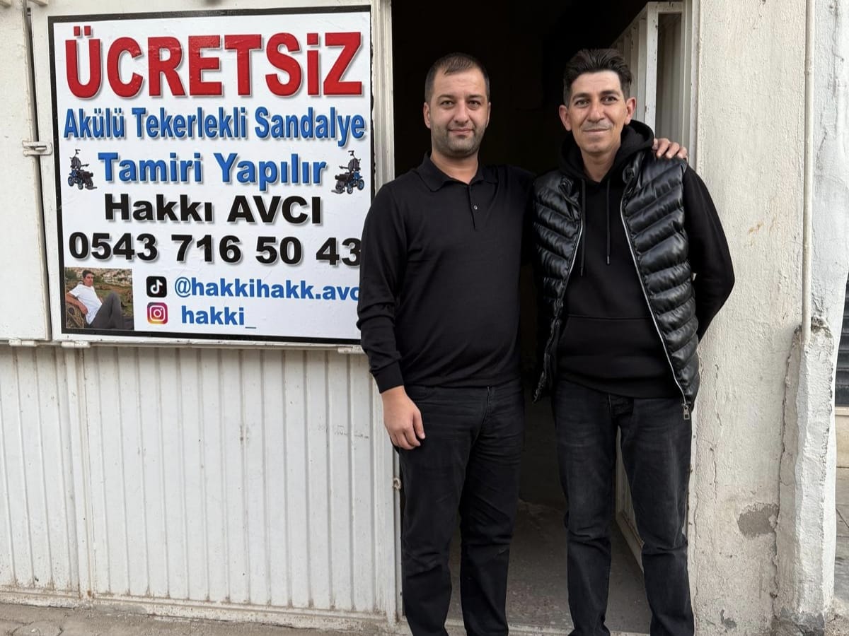 A K U L U S A N D A L Y E L E R I U C R E T S I Z T A M I R E D E N K 1046793 310624