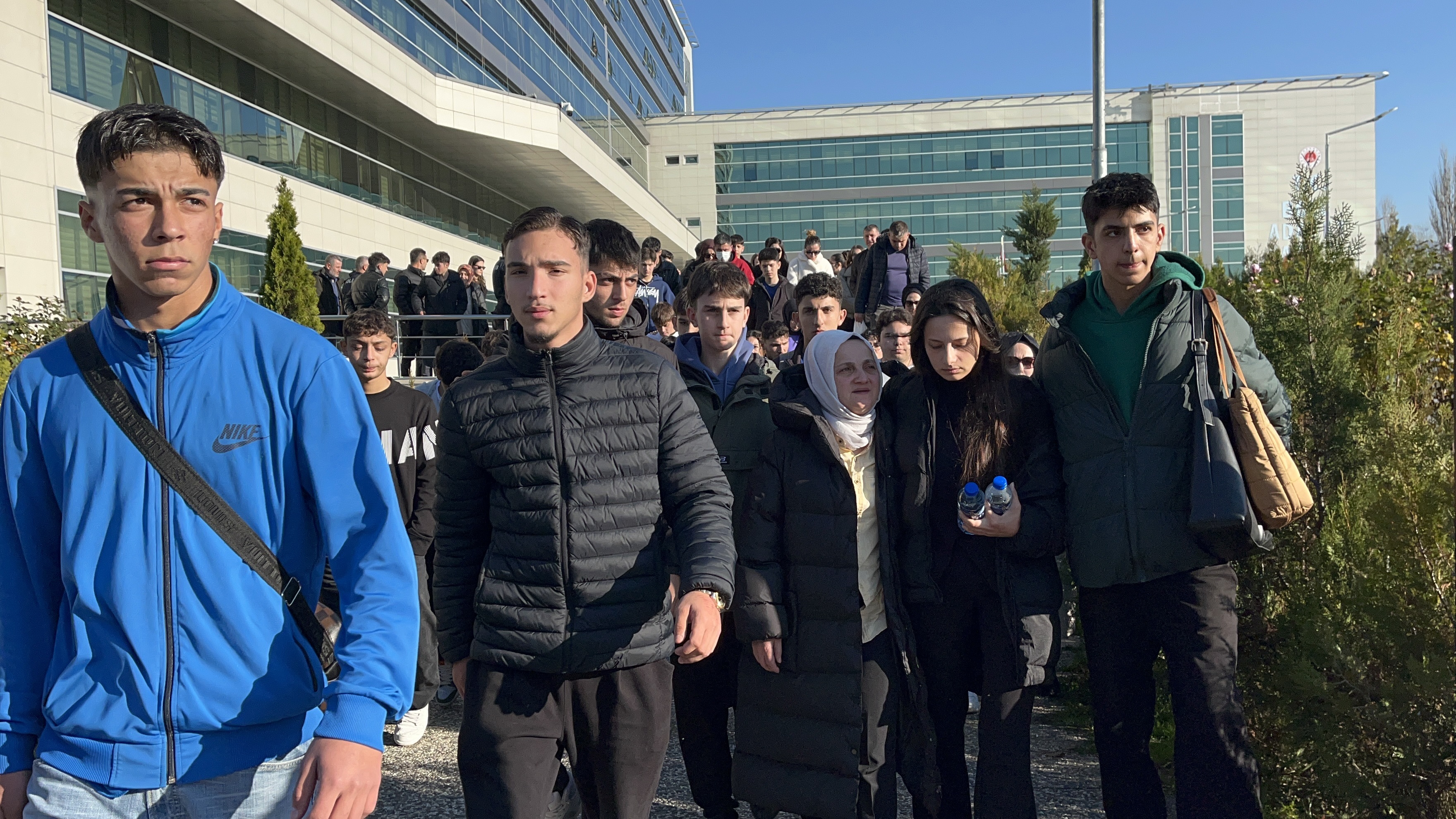 A L P E R E N I N O L U M U N E I L I S K I N D A V A D A A D L I 1045977 310395