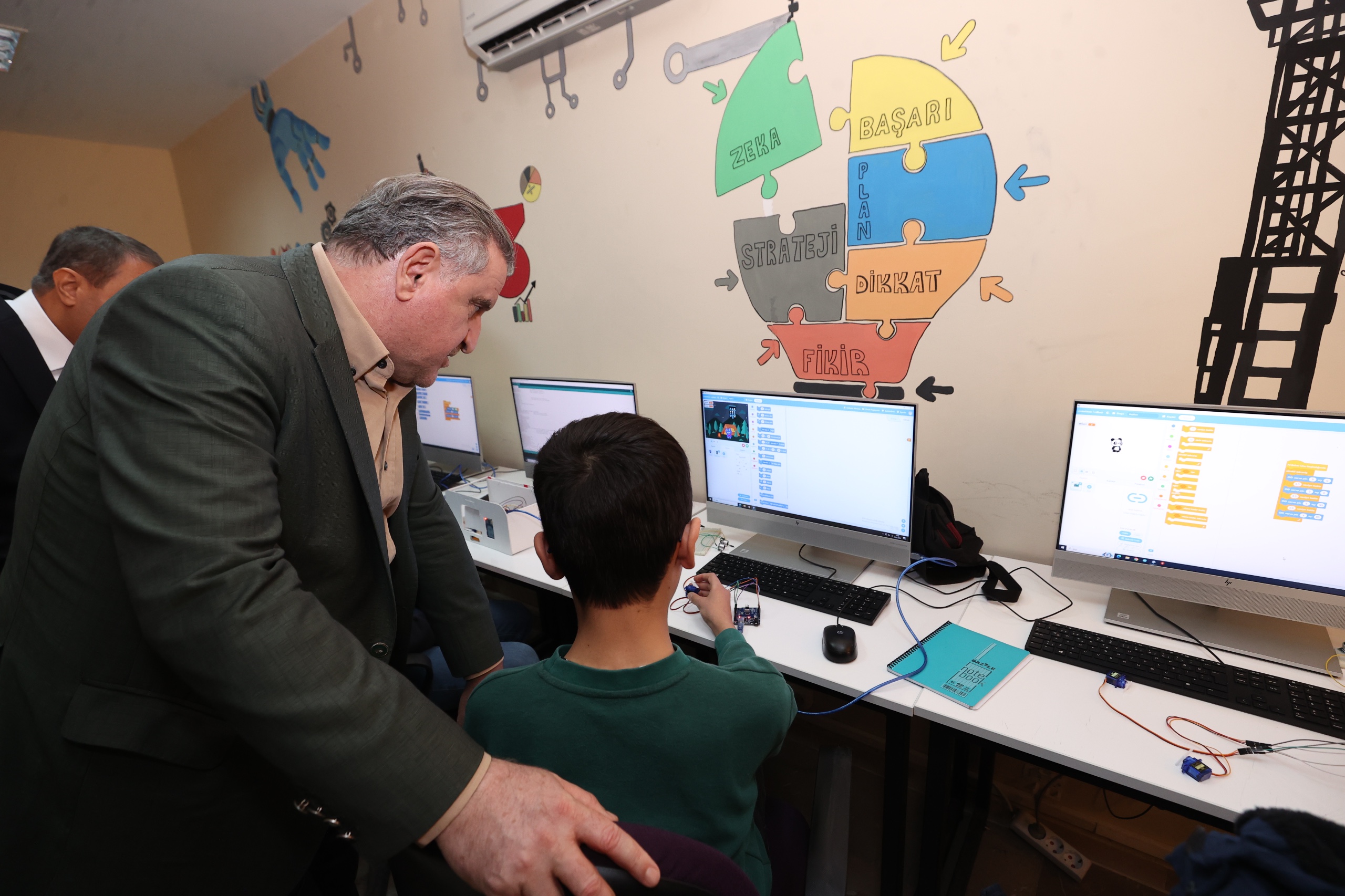 B A K A N B A K D E N E Y A P T E K N O L O J I A T O L Y E L E R I’ 1067552 316781