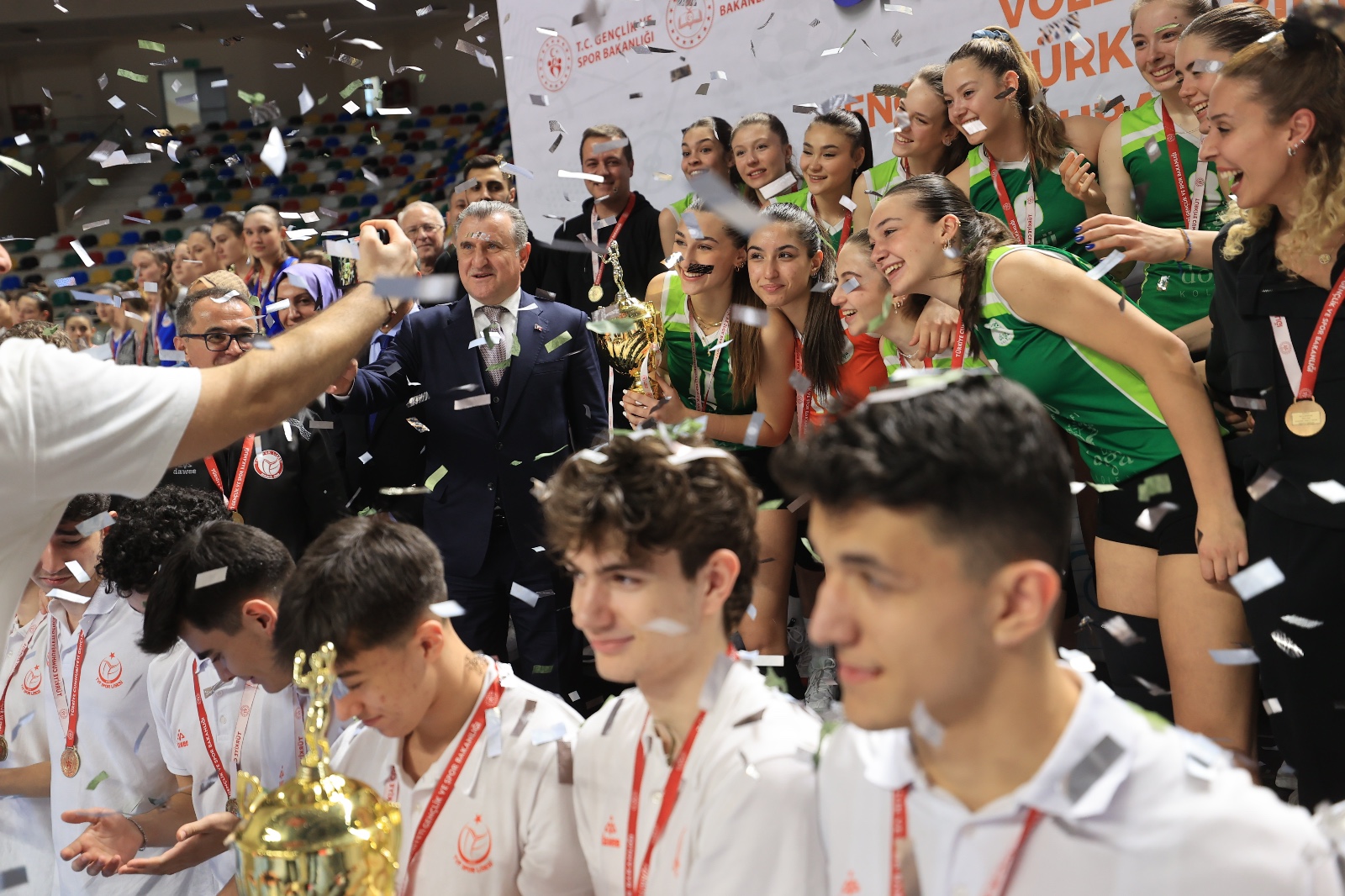 B A K A N B A K M I L L I S P O R C U B U R S U I L E S P O R C U 1056737 313608