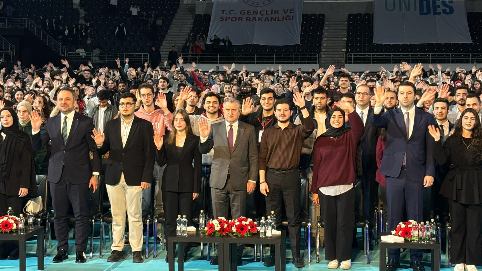 B A K A N B A K T U R K I Y E Y U Z Y I L I G E N C L E R I N Y U 1058577 314144