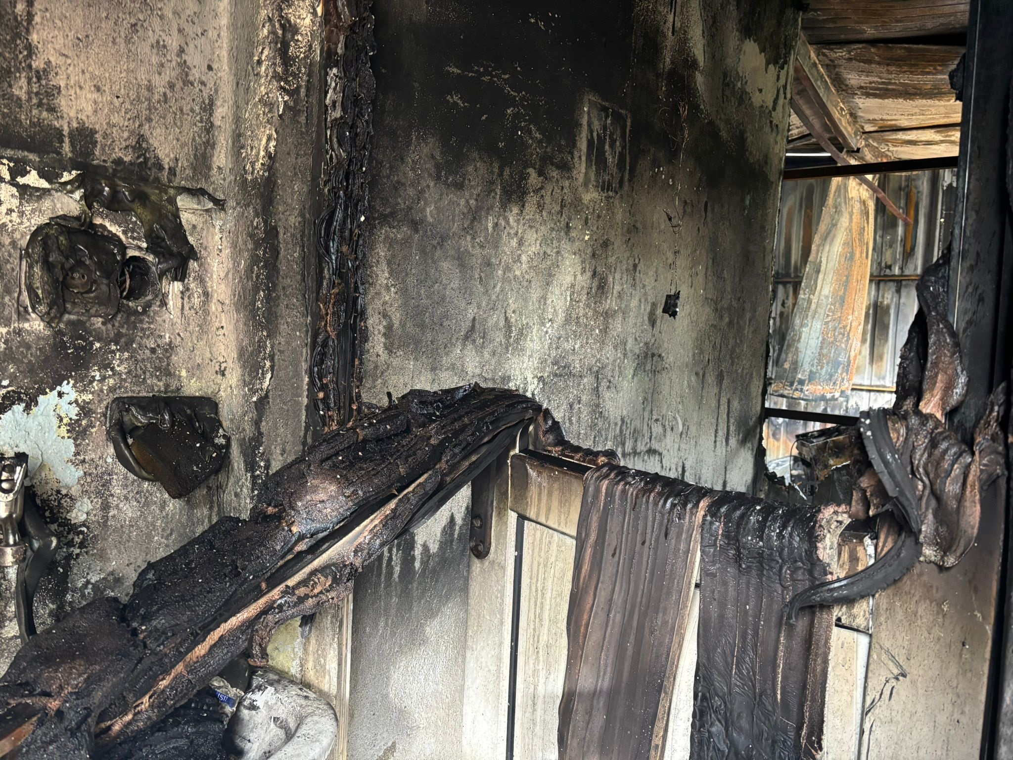 B E D E N S E L E N G E L L I E V I N D E C I K A N Y A N G I N D A 1049331 311389