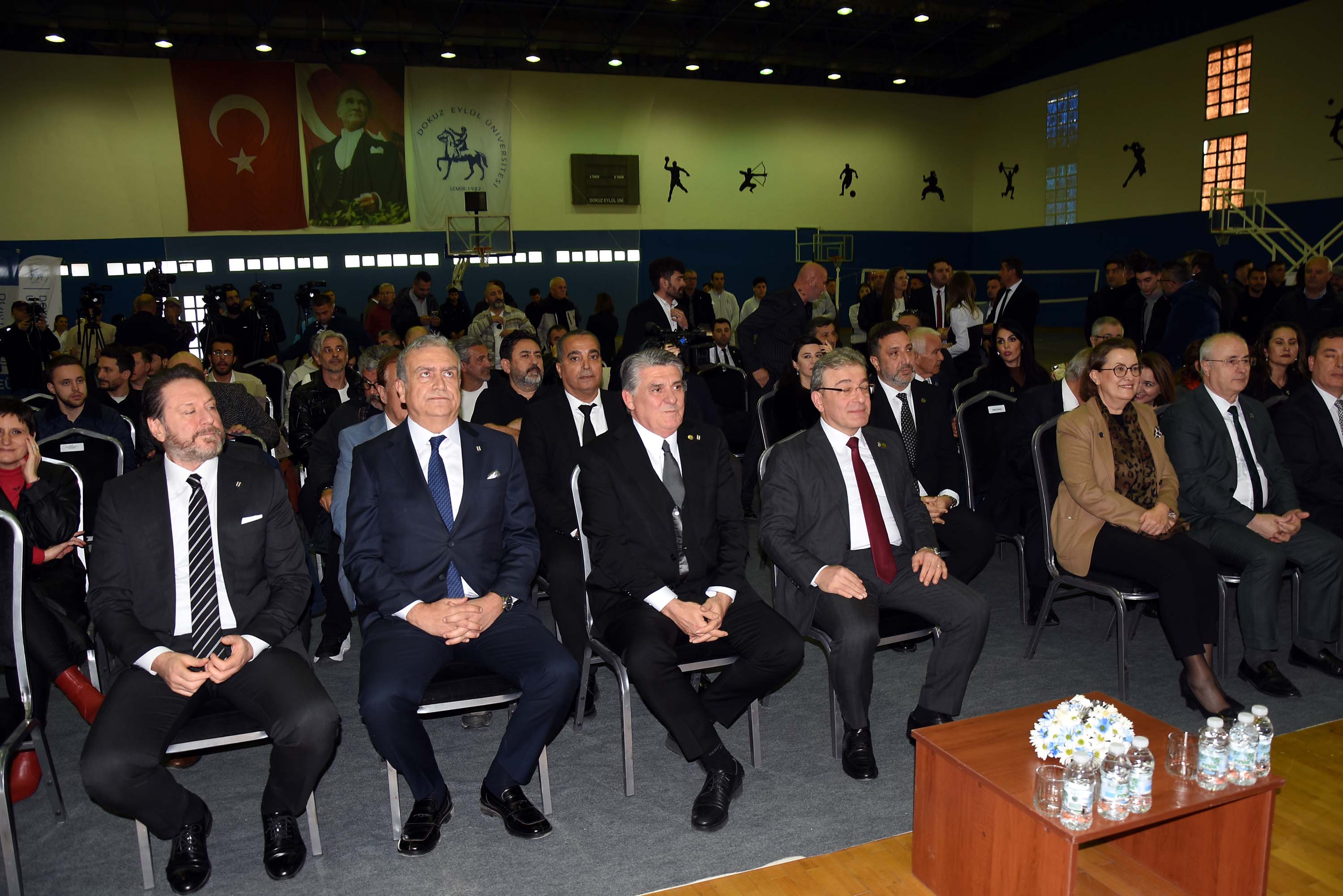 B E S I K T A S’ L A D O K U Z E Y L U L U N I V E R S I T E S I’ N D E 1067799 316854